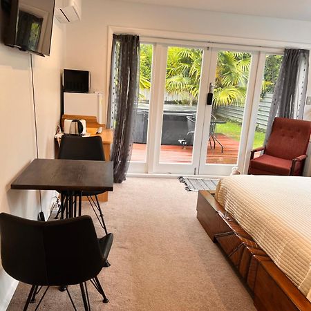 The Perfect Getaway For Two In A Large Suite Whanganui Eksteriør bilde