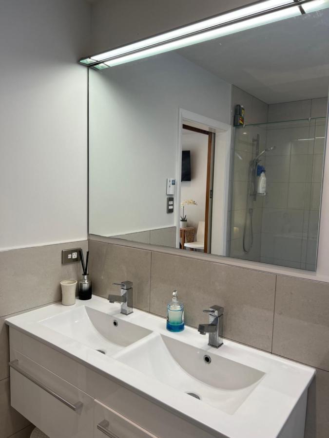 The Perfect Getaway For Two In A Large Suite Whanganui Eksteriør bilde