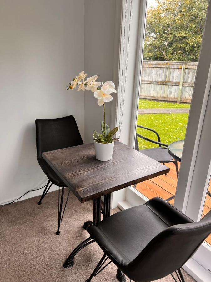 The Perfect Getaway For Two In A Large Suite Whanganui Eksteriør bilde